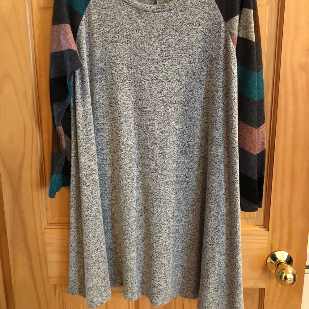 Gray dress with striped sleeves
